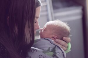 postpartum psychosis (PPP)