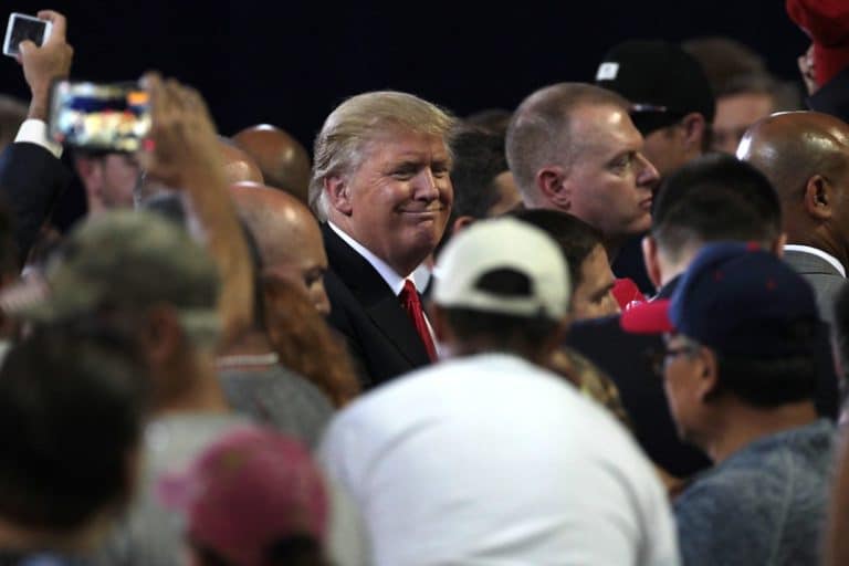 Donald Trump issued warning after impeachment vote halted.