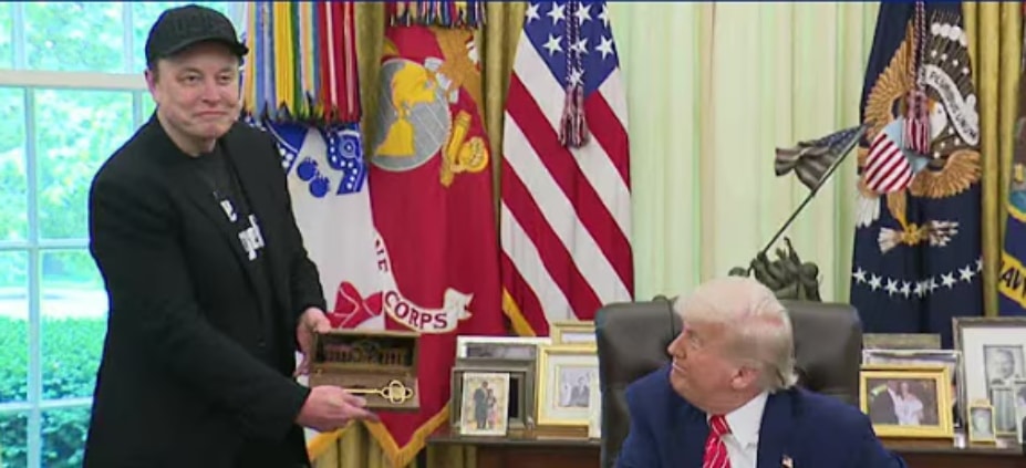 Elon Musk leaves DC.